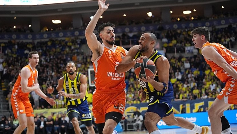 Fenerbahçe Beko evinde hata yapmadı: Valencia engeli 82-79 ile geçildi