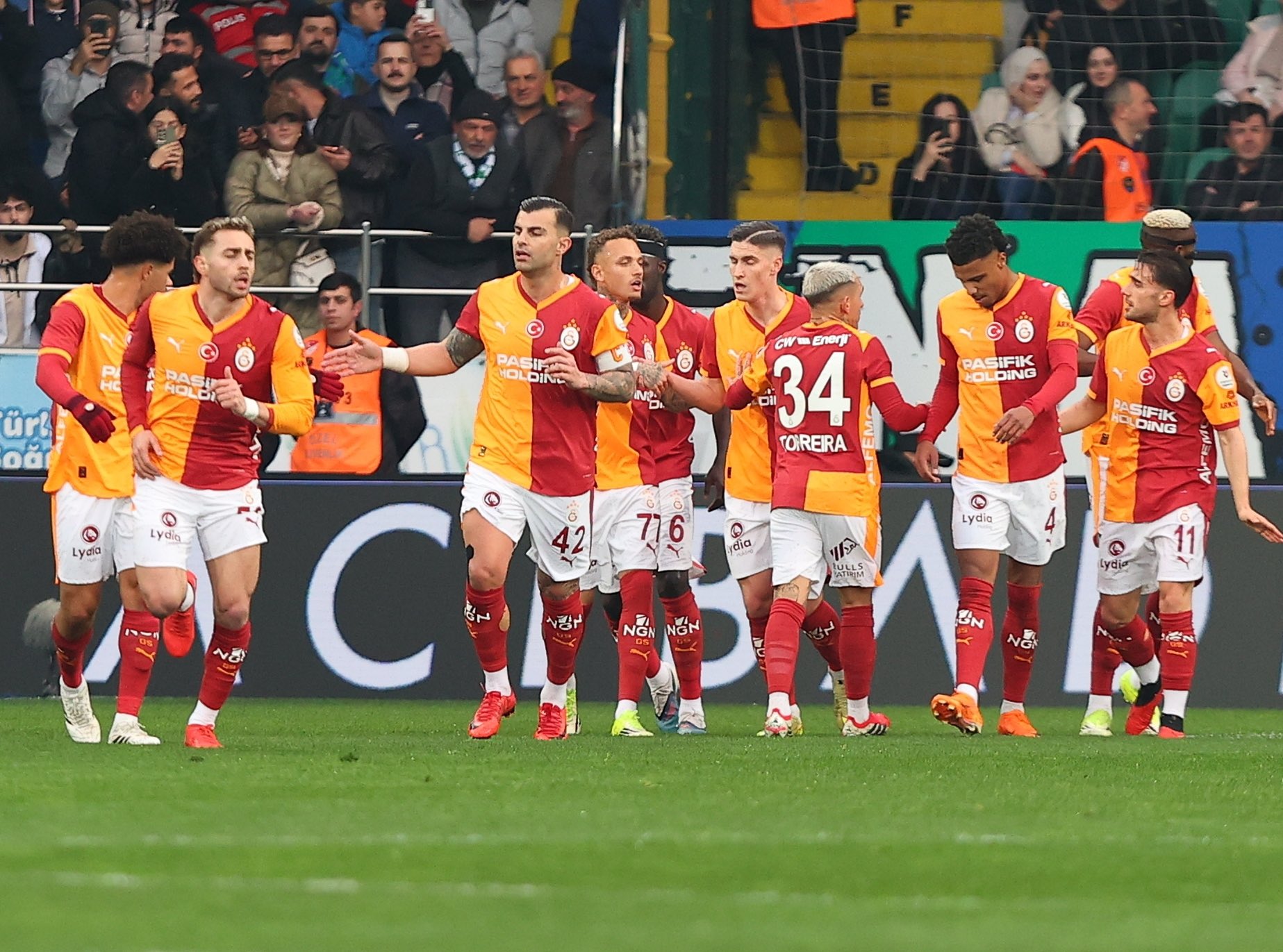 Galatasaray zirvede hata yapmadı